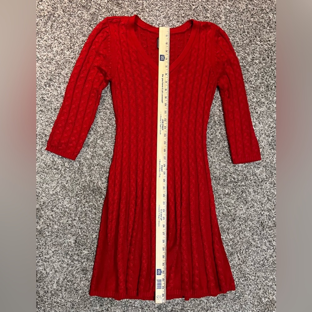 JH Women’s Red Long Sleeve Cable Kint Sweater Dress! Size Medium. - Picture 10 of 10